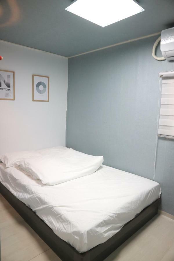 Toy Guesthouse Сеул Екстериор снимка