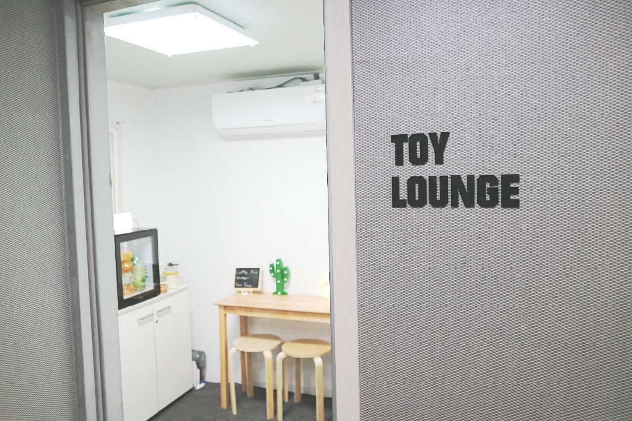 Toy Guesthouse Сеул Екстериор снимка
